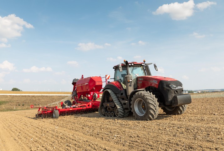 Traktorius Case IH Magnum AFS Connect™ Rowtrac serija 379 - 396 AG 